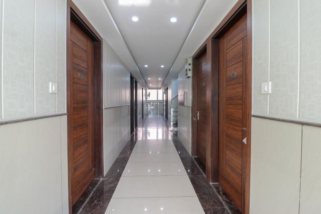 Capital O 76444 Hotel Hill-Top Inn Narendra Nagar Extérieur photo