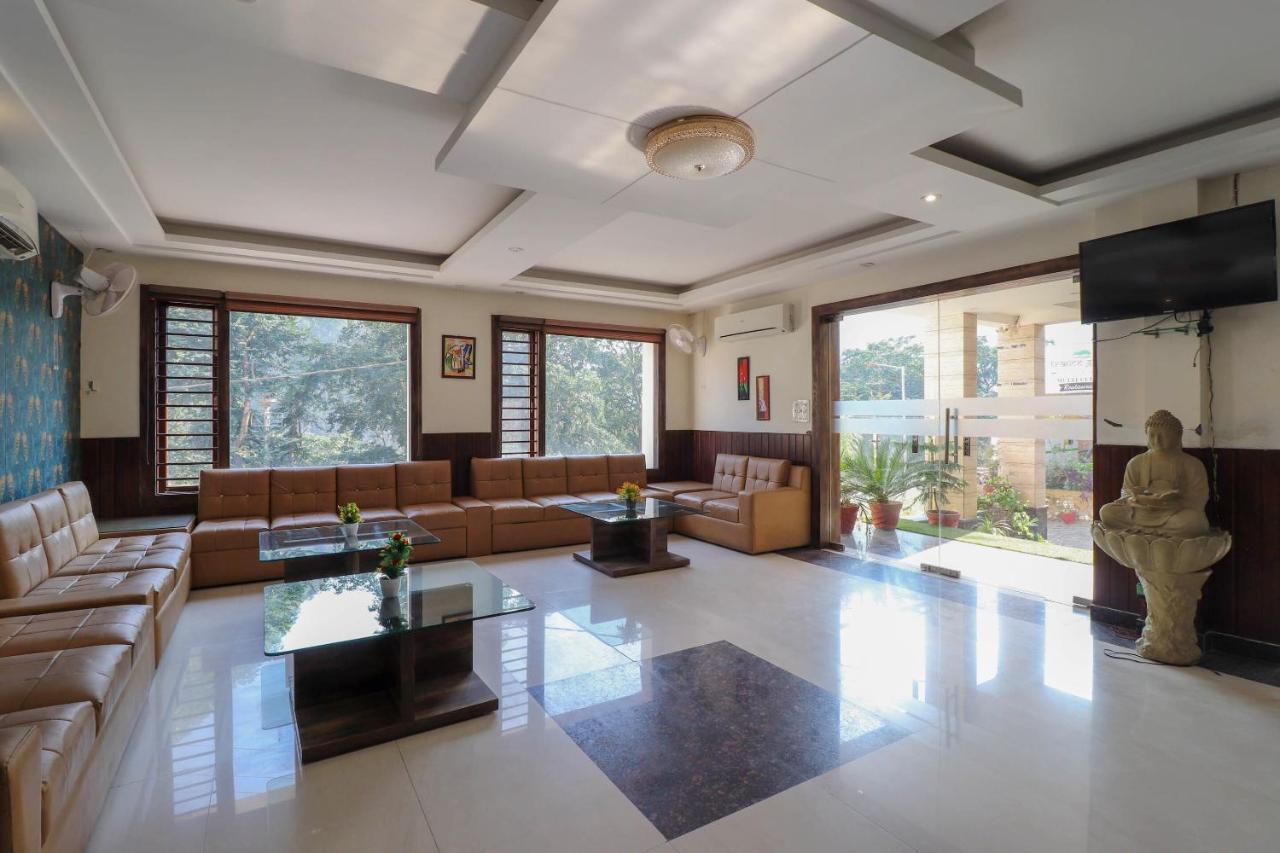 Capital O 76444 Hotel Hill-Top Inn Narendra Nagar Extérieur photo